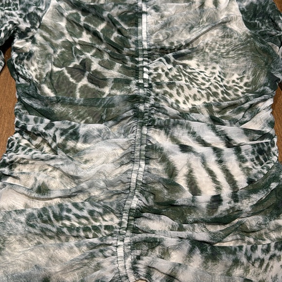 Guess top sz L - Picture 2 of 4